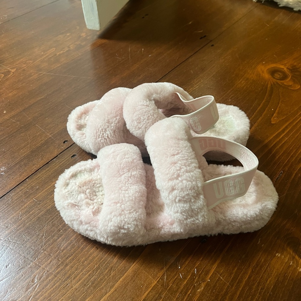 Ugg slippers size 7, worn but look great